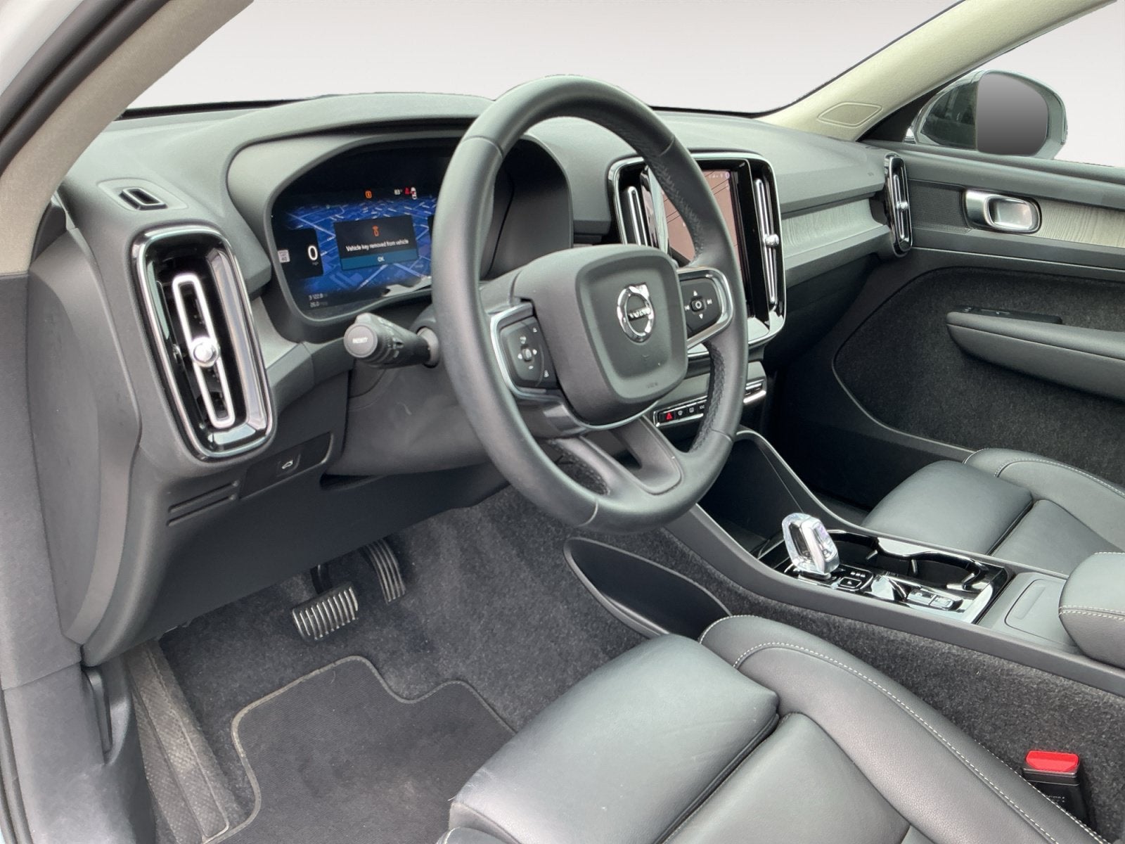 2026 Volvo XC40 B5 Plus
