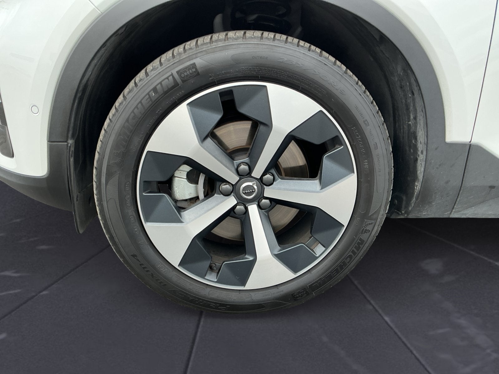 2026 Volvo XC40 B5 Plus