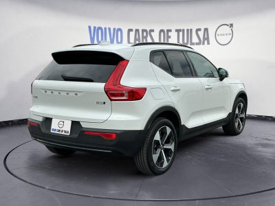 2026 Volvo XC40 B5 Plus