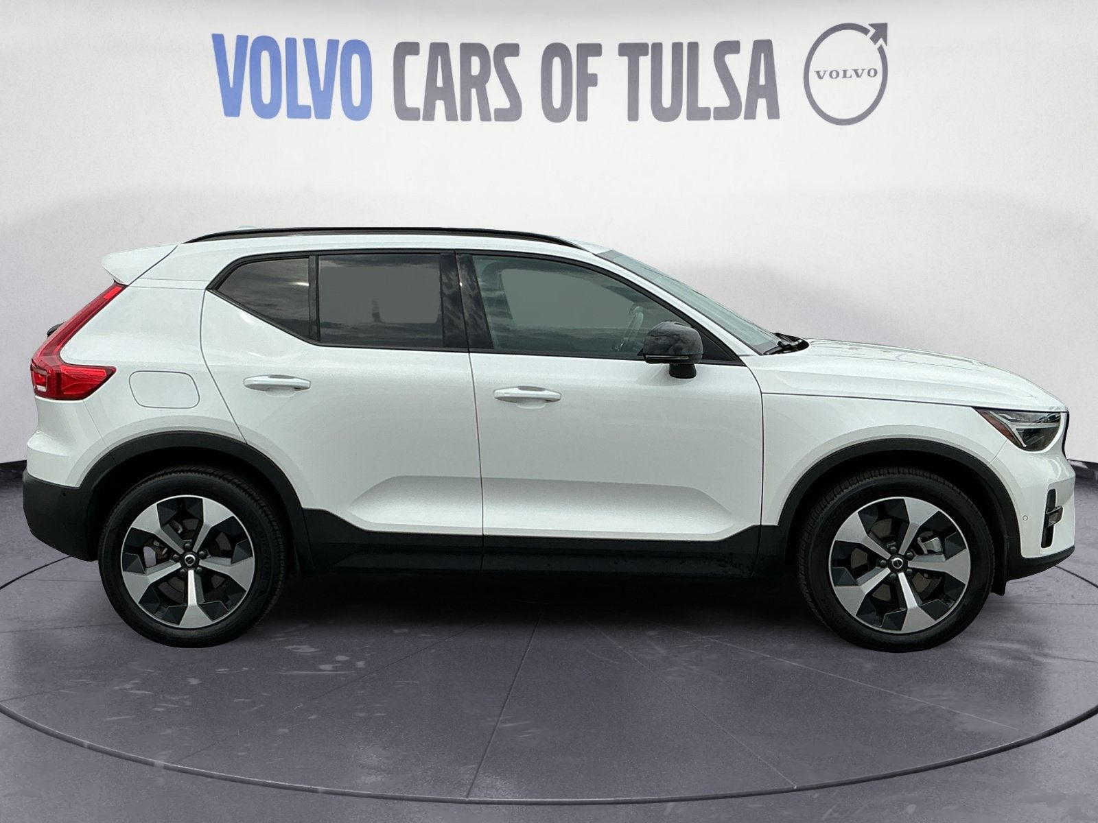 2026 Volvo XC40 B5 Plus