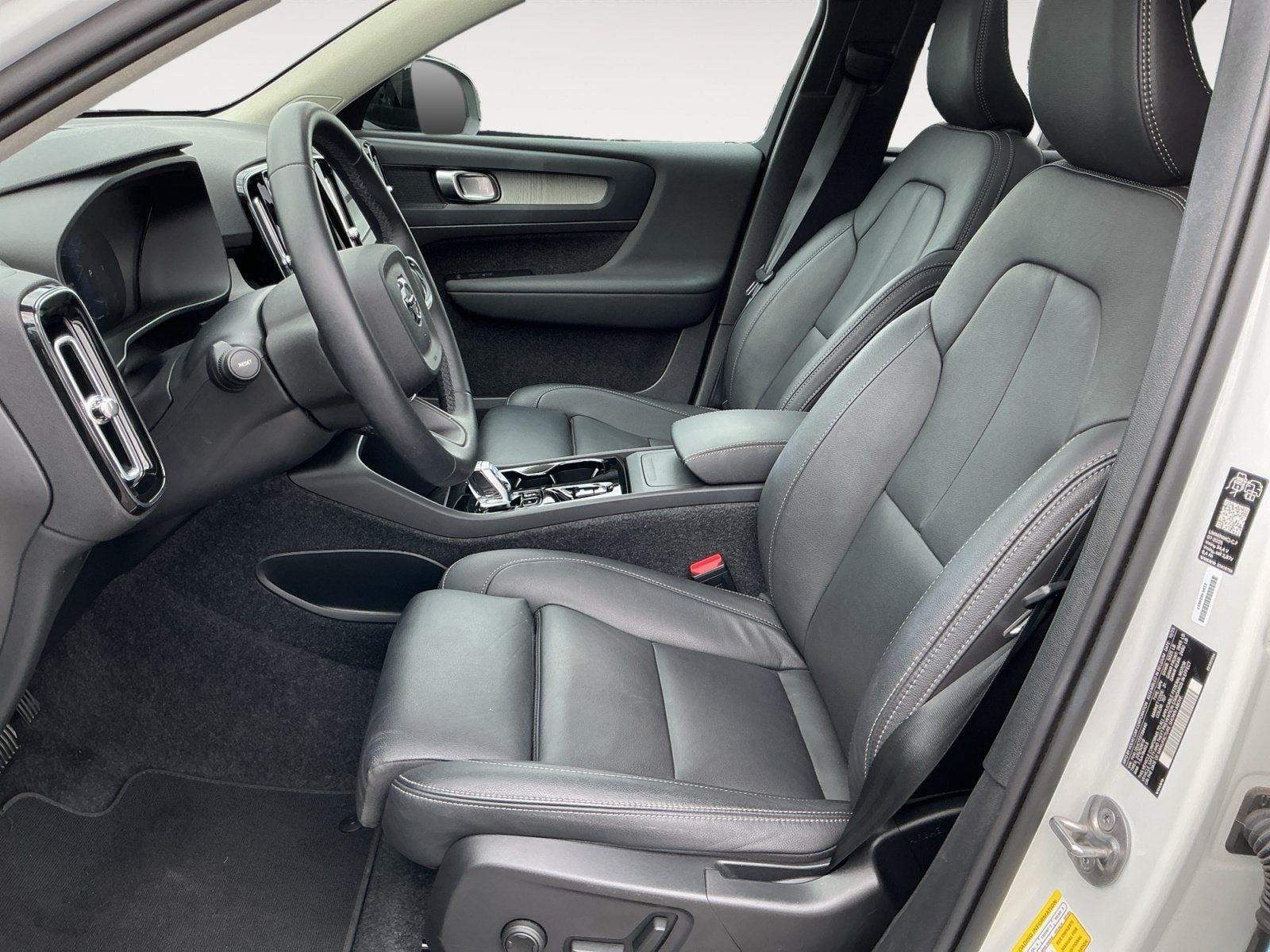 2026 Volvo XC40 B5 Plus