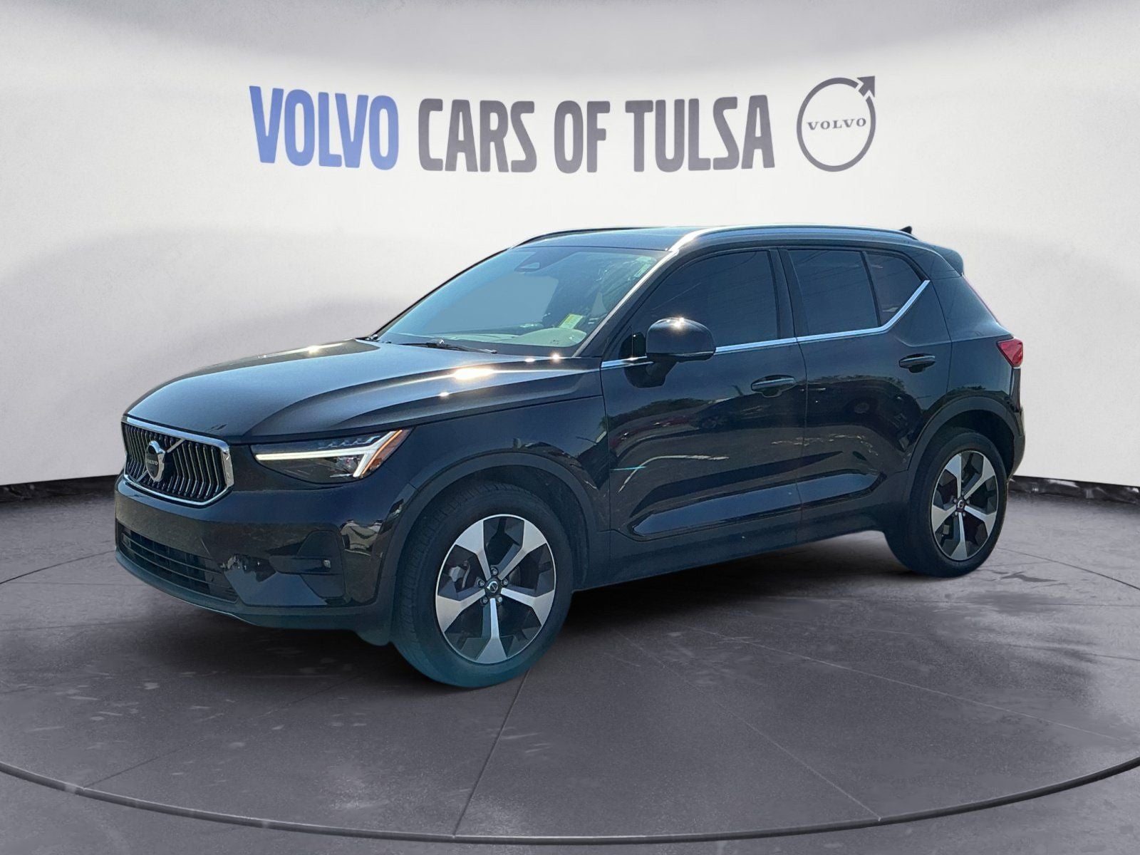 2025 Volvo XC40