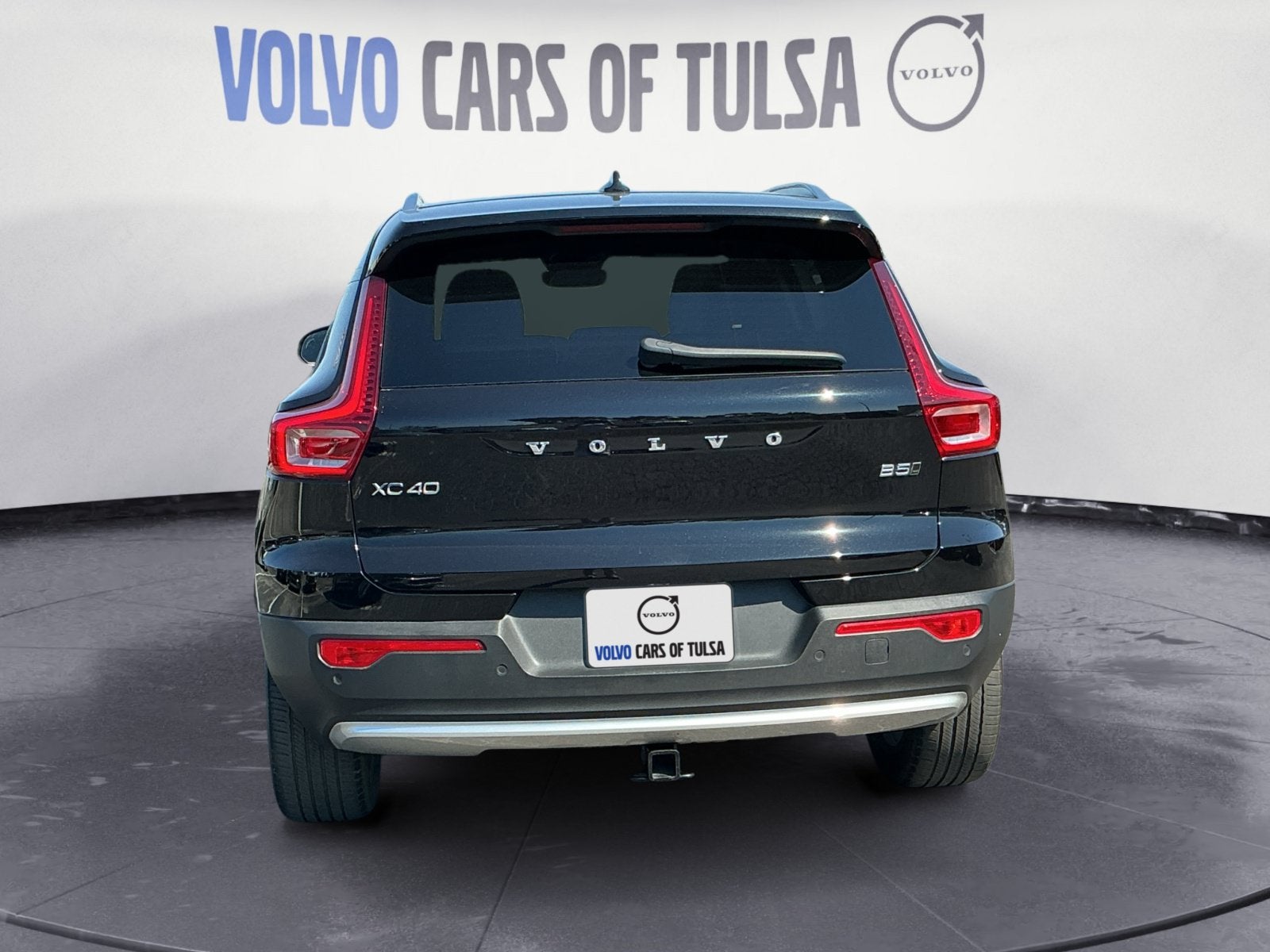 2025 Volvo XC40 B5 Plus Bright Theme