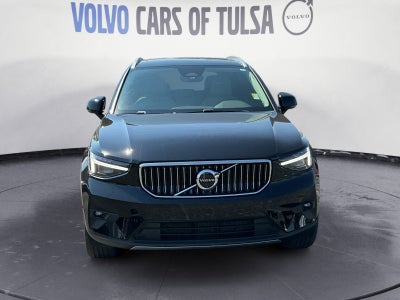 2025 Volvo XC40 B5 Plus Bright Theme