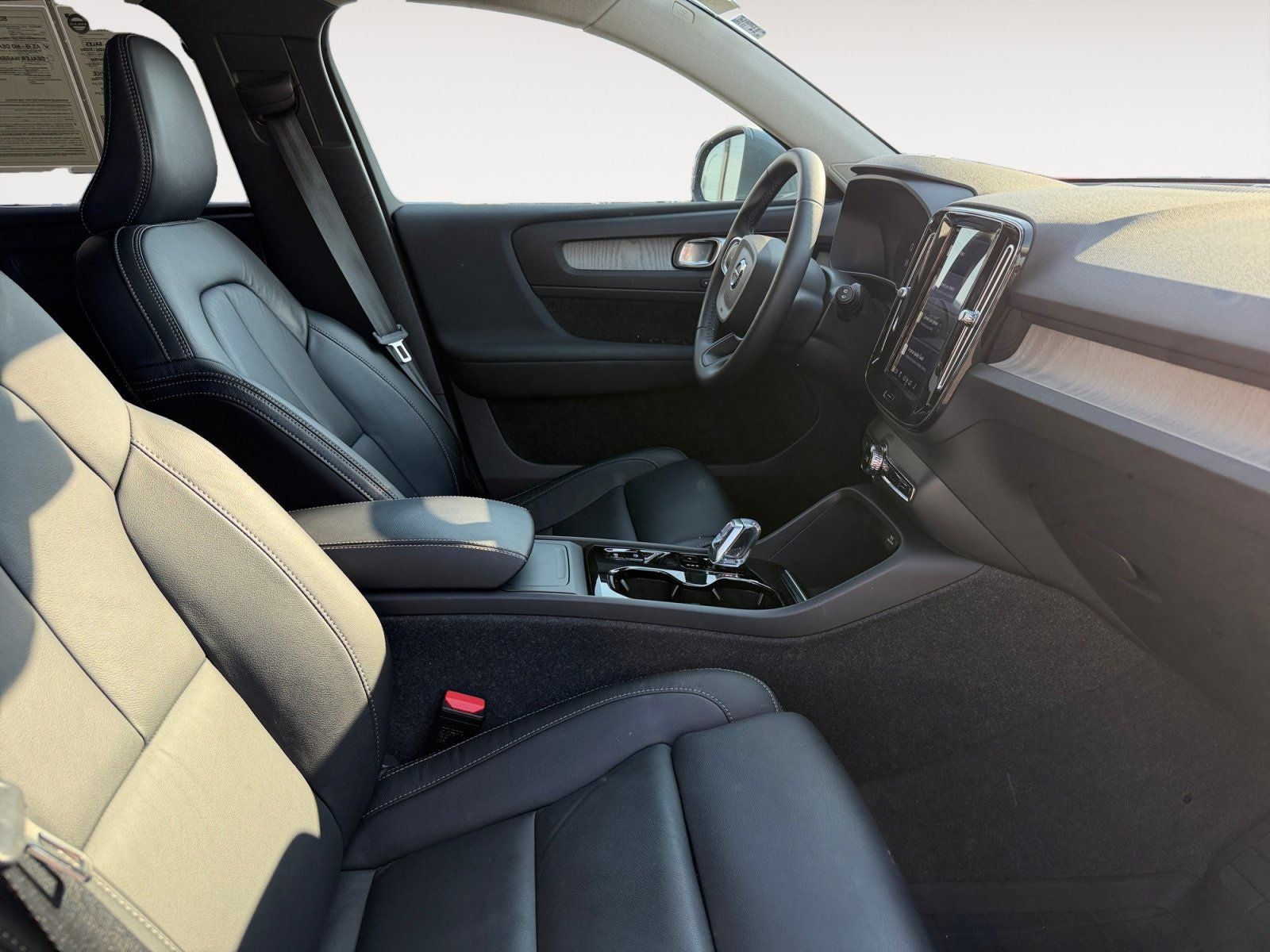 2024 Volvo XC40 Ultimate