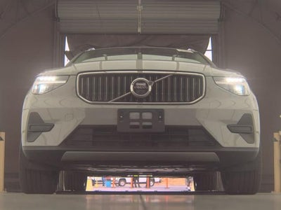2025 Volvo XC40 B5 Core