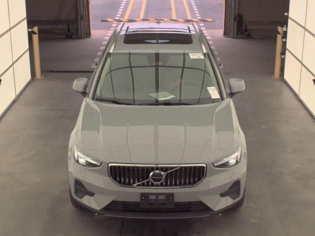 2025 Volvo XC40 B5 Core