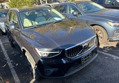 2023 Volvo XC40 B5 Plus Bright Theme