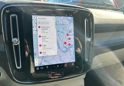 2023 Volvo XC40 B5 Plus Bright Theme