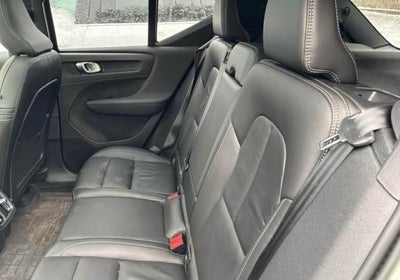 2023 Volvo XC40 B5 Plus Dark Theme