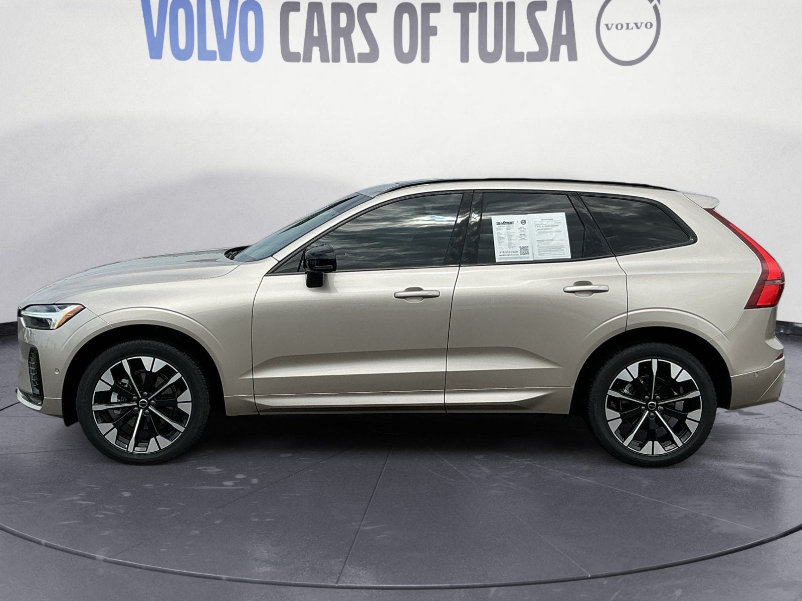 2026 Volvo XC60 B5 Plus