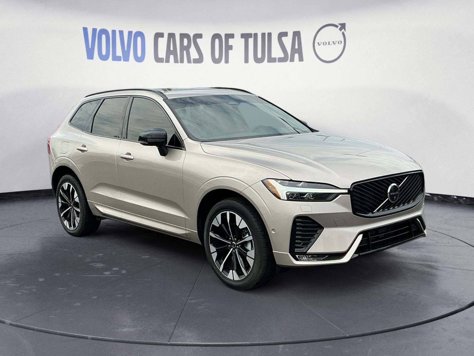2026 Volvo XC60 B5 Plus
