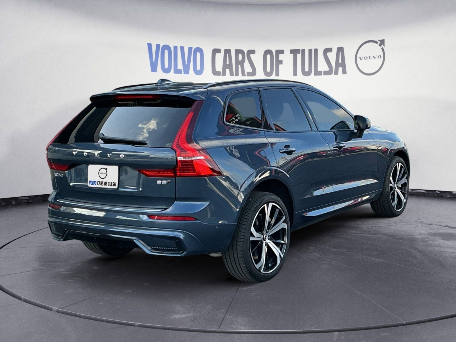 2025 Volvo XC60 B5 Ultra