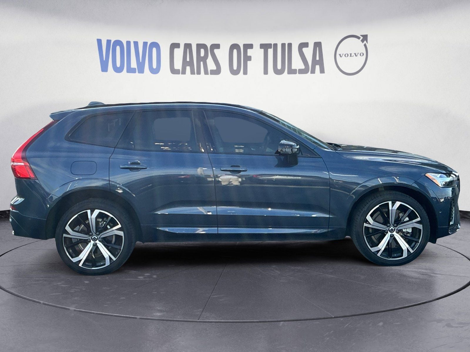 2025 Volvo XC60 B5 Ultra