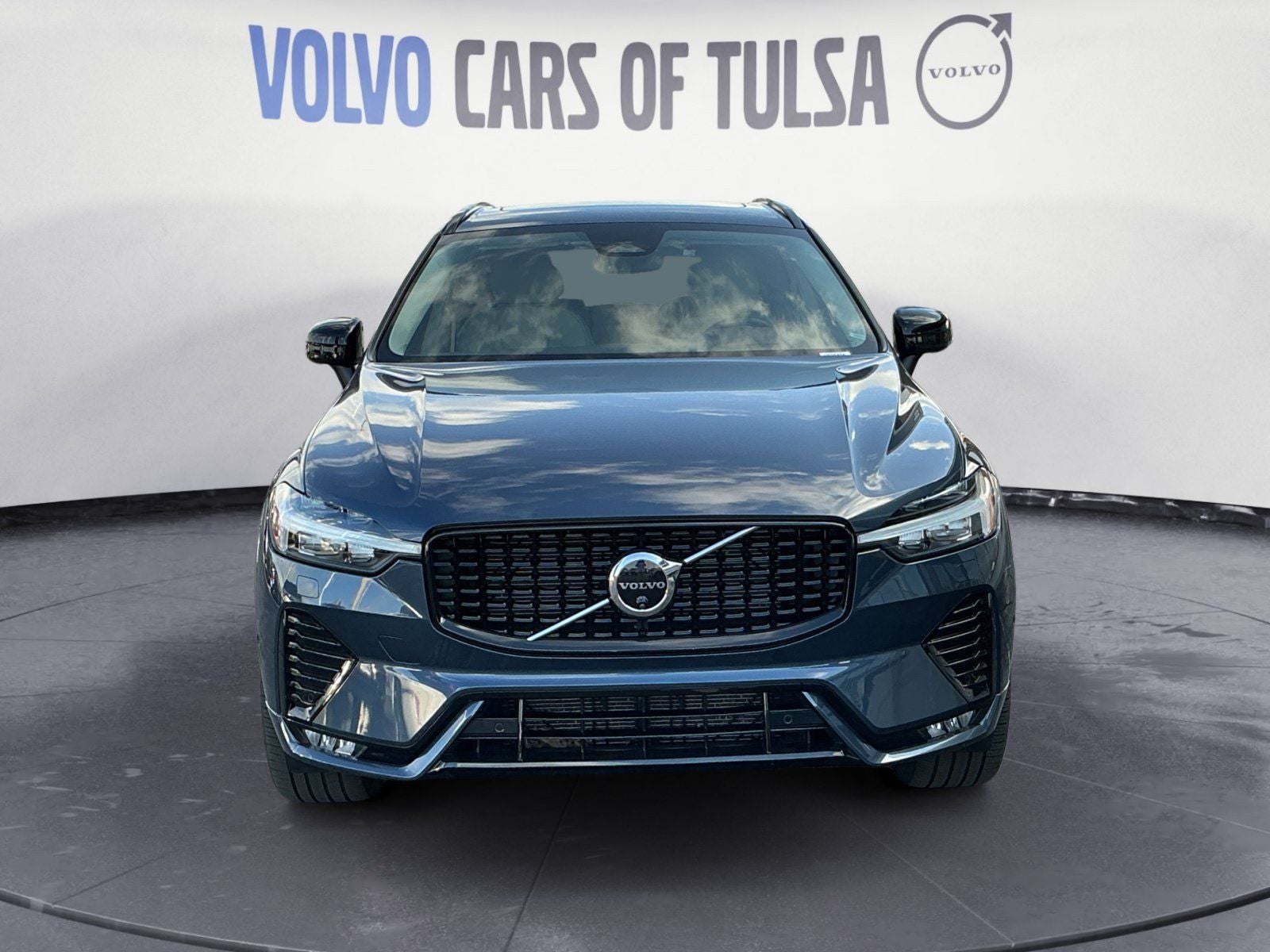 2025 Volvo XC60 B5 Ultra