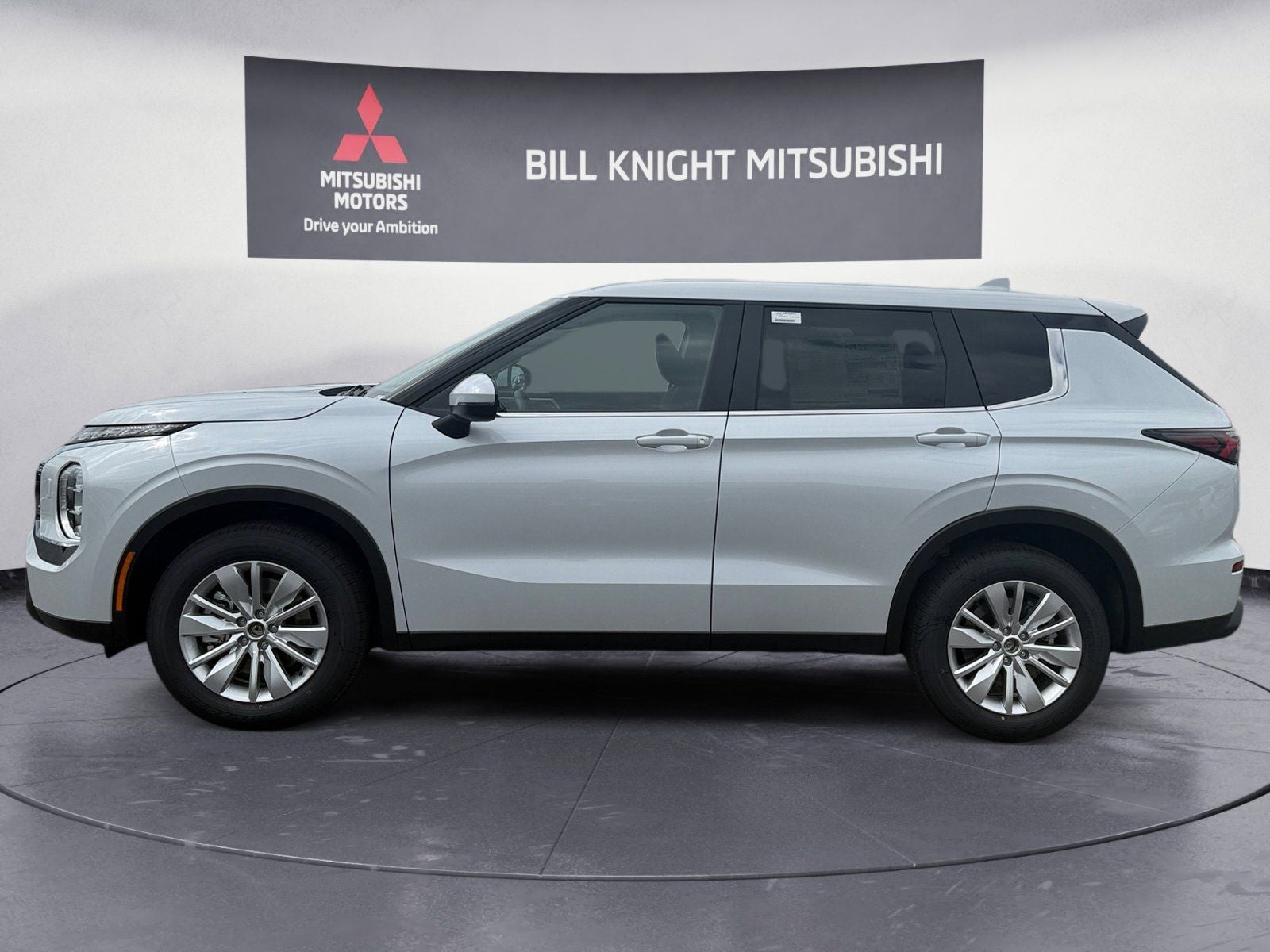 2025 Mitsubishi Outlander ES S-AWC's photo
