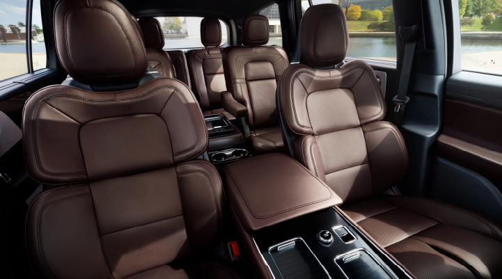 The cabin of the 2025 Lincoln Aviator® SUV is shown with black and brown accents. | Bill Knight Lincoln in Tulsa OK