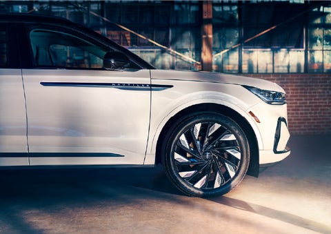 The wheels of the available Jet Appearance Package are highlighted. | Bill Knight Lincoln in Tulsa OK