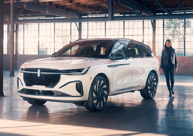 A person approaches a 2026 Lincoln Nautilus® SUV. | Bill Knight Lincoln in Tulsa OK