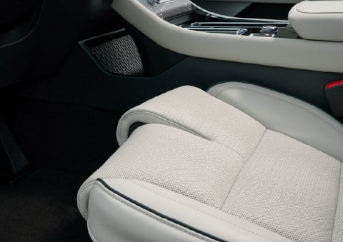 The front passenger Perfect Position seat is shown with the thigh extender adjusted.| Bill Knight Lincoln in Tulsa OK